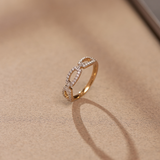 Paperclip Baguette Diamond Band