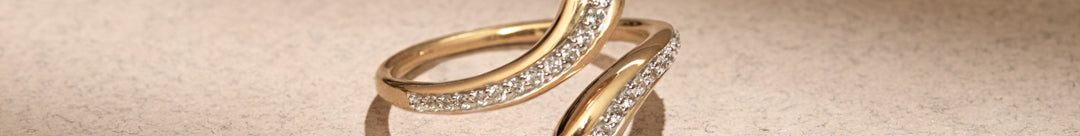 Quiet Curve Diamond Ring
