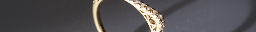 Sleek Diamond Line Pinky ring