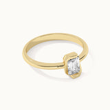Elegant Emerald Solitaire Ring
