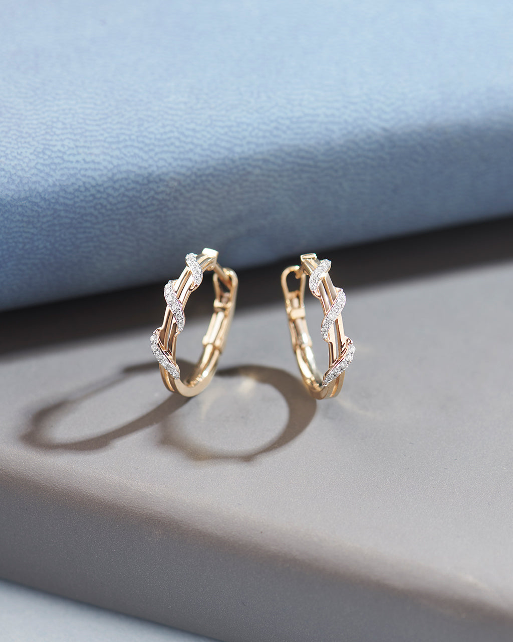 Coiled Medium Hoops, 10K Solid Gold, 1/4 ct Lab Grown Diamond-5