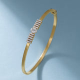 Center Diamond Cluster Oval Bracelet