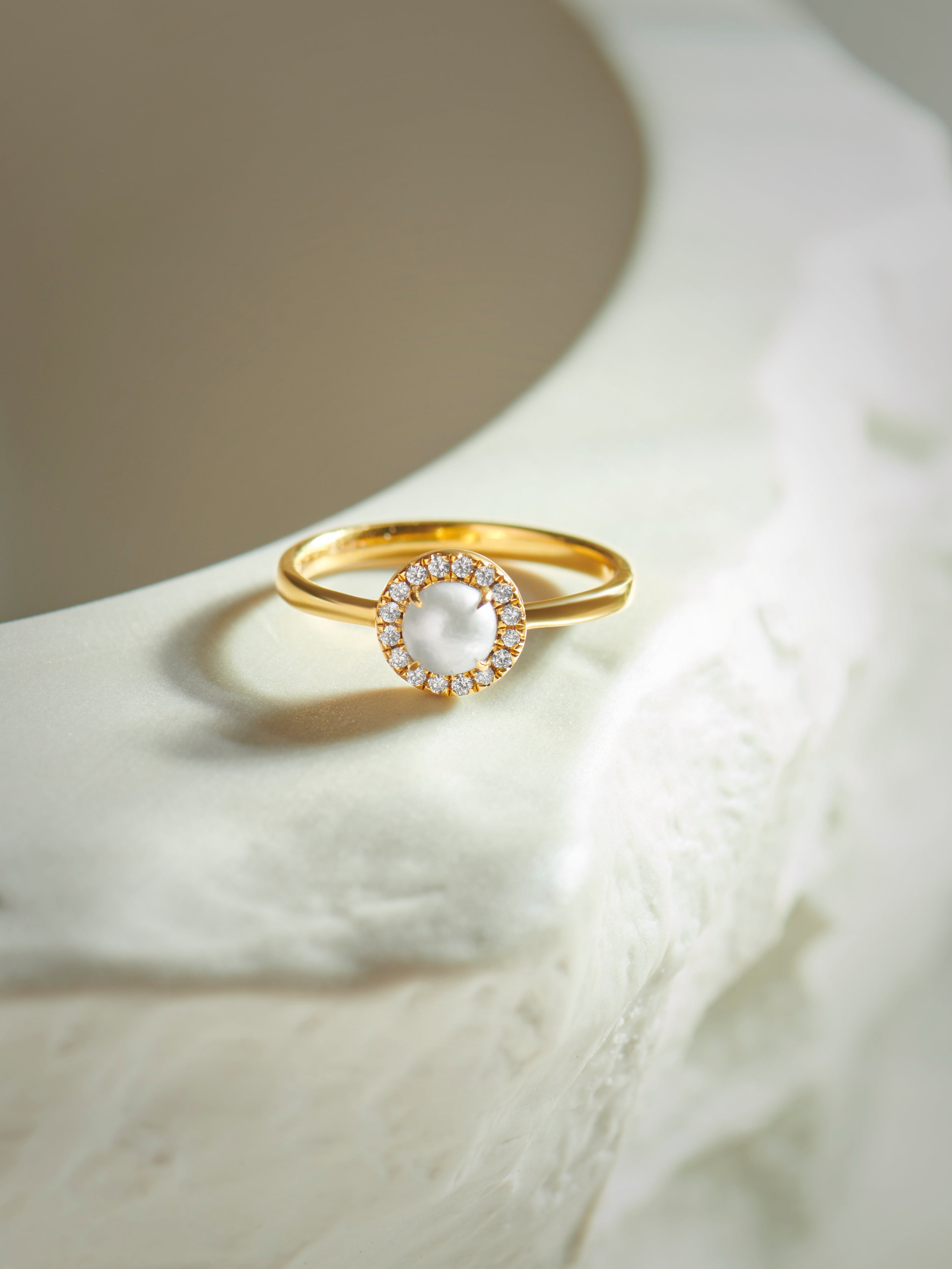 Classic Pearl Diamond Ring
